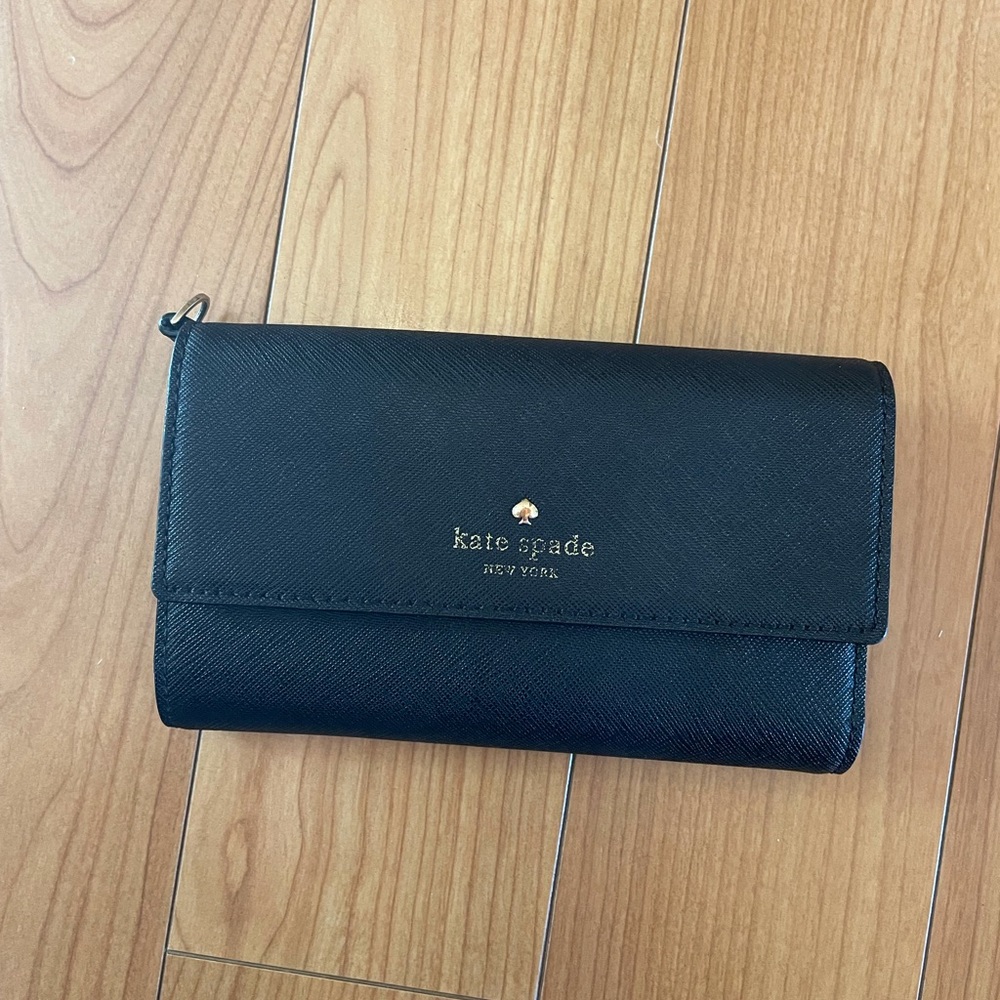 Kate Spade wristlet. Used.
